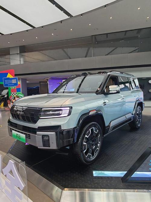 惠州241比亚迪方程豹硬派越野的爆款，英菲尼迪35周年与你共成长